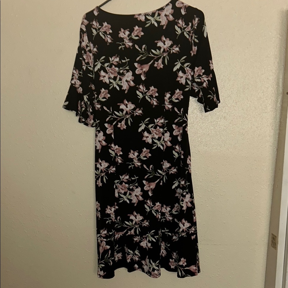 Pink and White Fit and Flare Midi Dress with Flutter Sleeves - Picture 3 of 7
